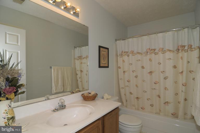 10400 Stansfield Road Laurel, MD 20723 - Photo 22 of 25 Full Bath