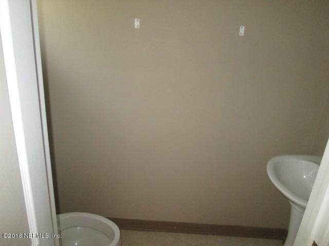 809 Bent Baum Road Jacksonville, FL 32205 - Photo 5 of 18 Half bathroom