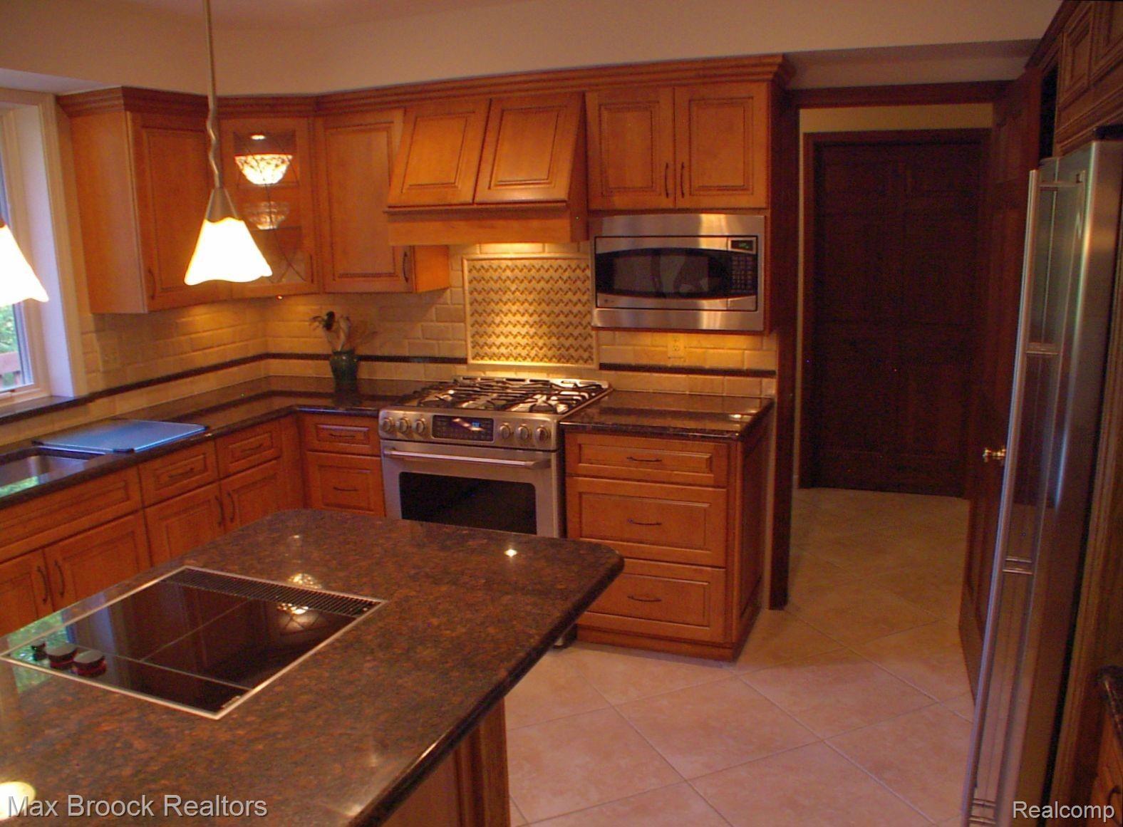 3114 Quail Ridge Circle Rochester, MI 48309 - Photo 28 of 51 Kit to range