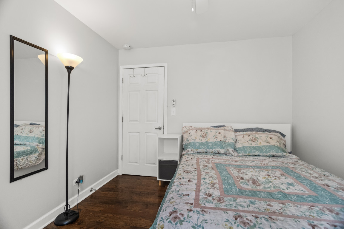 1811 Lyons Street Evanston, IL 60201 - Photo 21 of 33 a view of bedroom