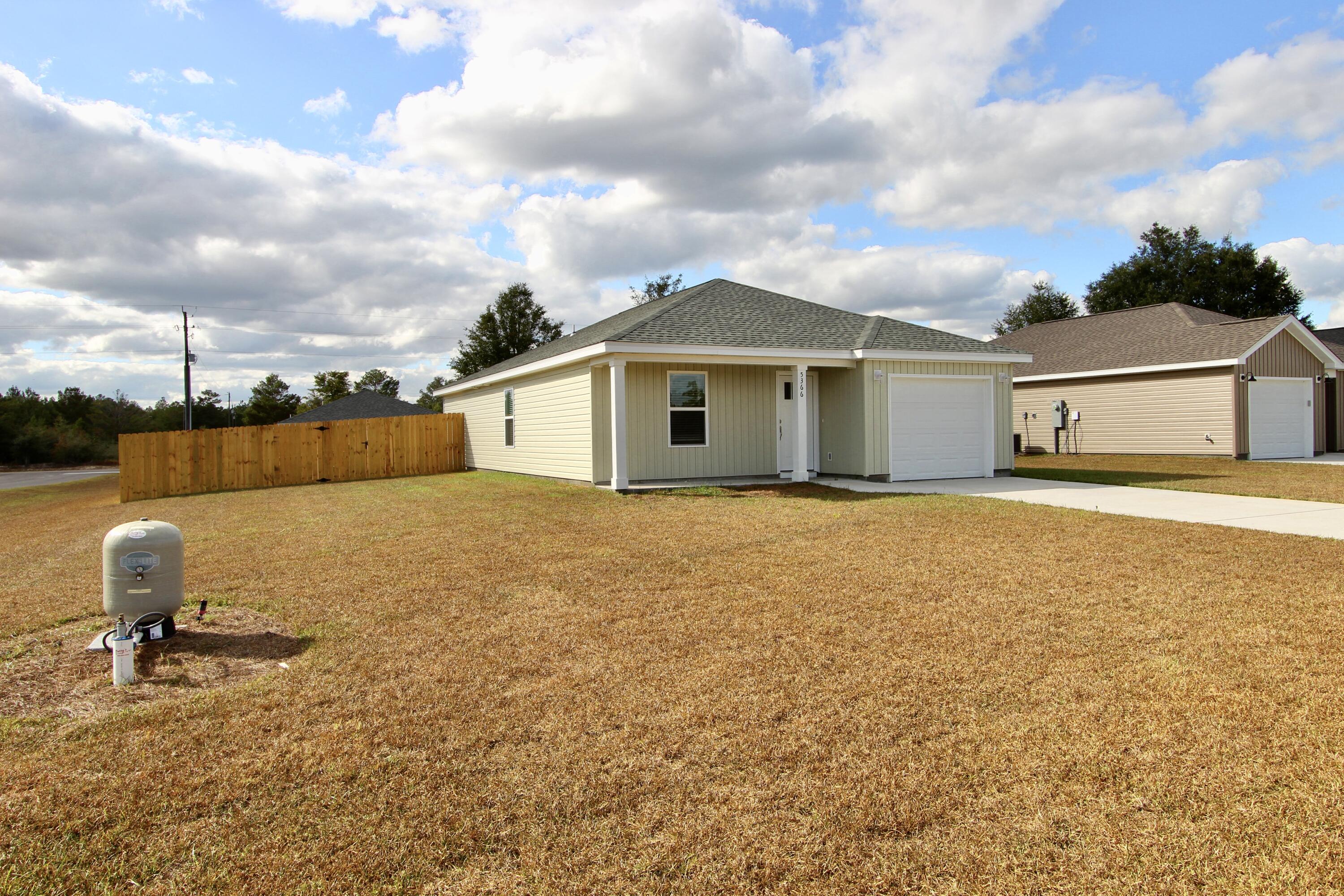 5366 Highview Drive Crestview, FL 32539 - Photo 3 of 19 a bathroom with a sink and a yard