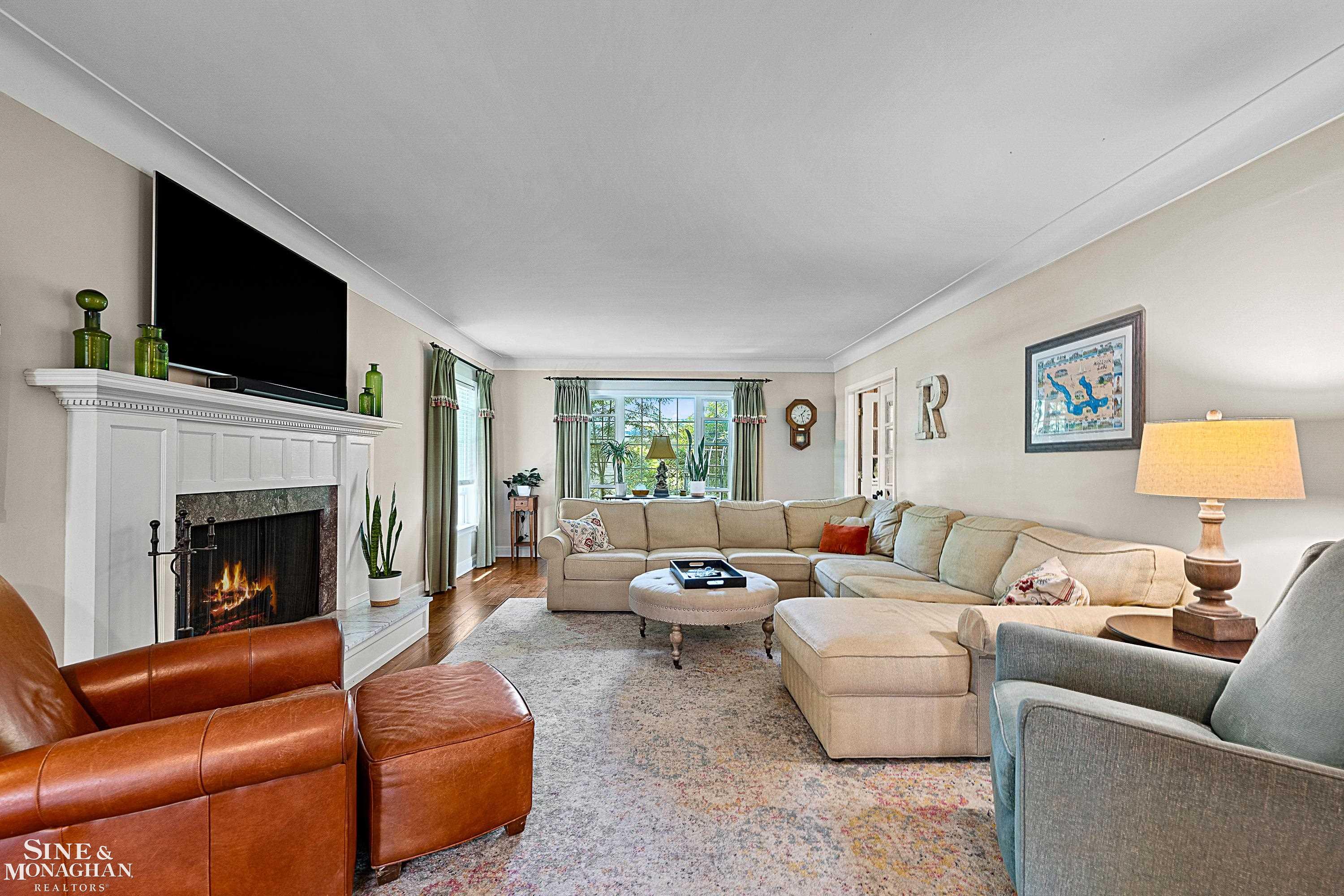 100 Roslyn Road Grosse Pointe Woods, MI 48236 - Photo 6 of 55