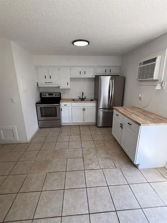 $1,050 | 506 Northeast 28th Avenue, Unit C, Ocala, FL 34470