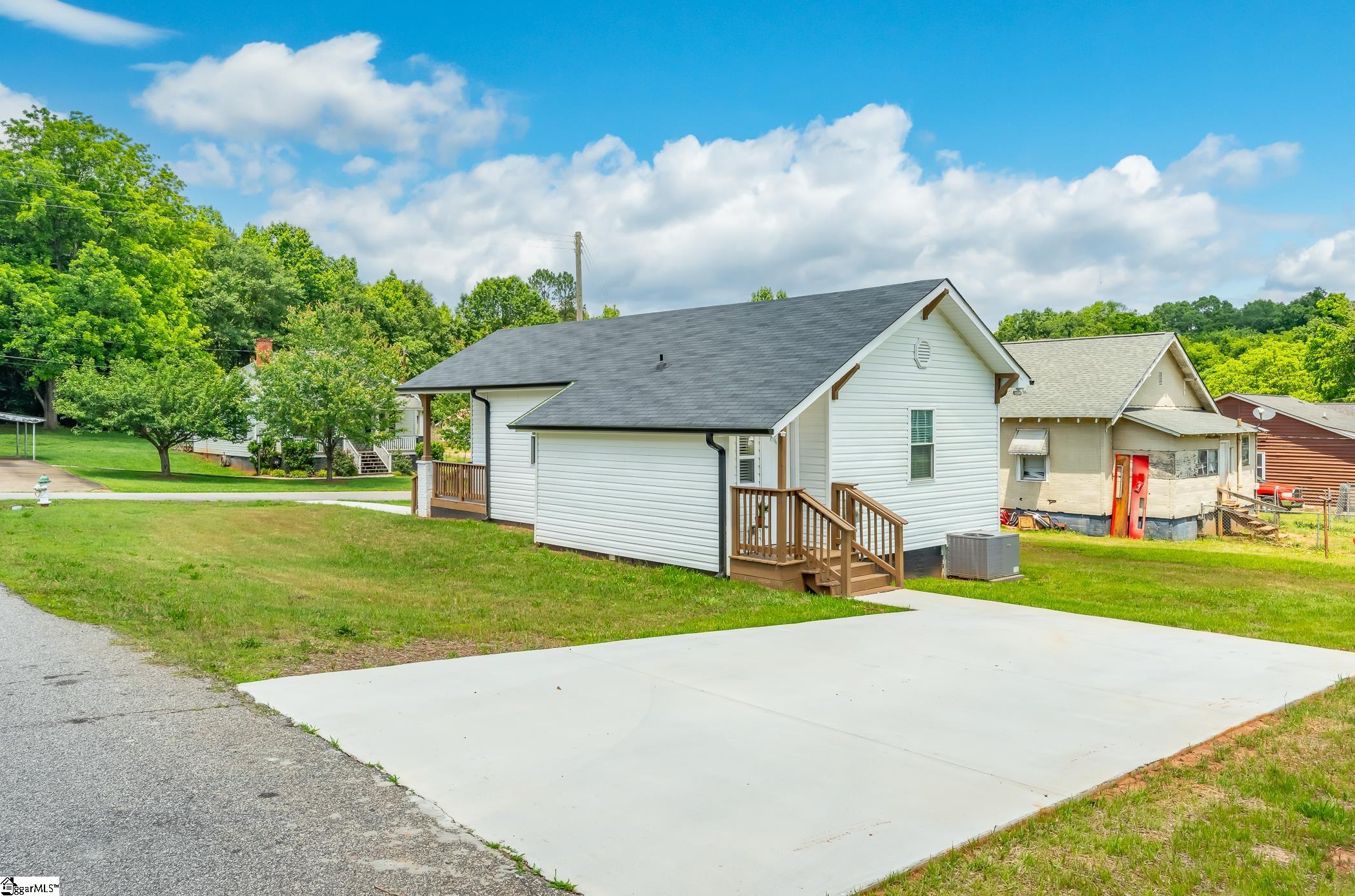 39 Chestnut Street Startex, SC 29377 - Photo 2 of 25 Gallery Image 2