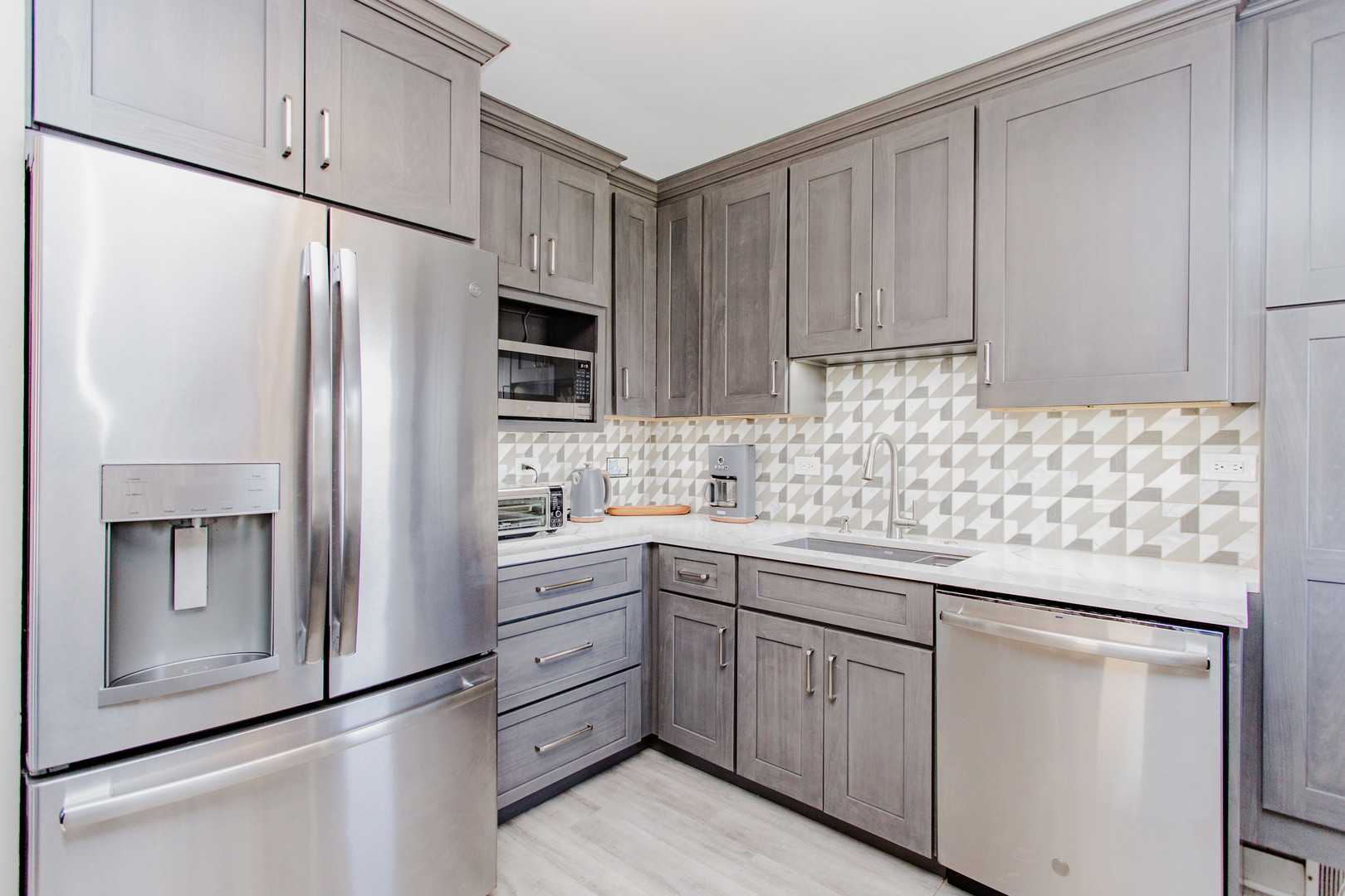 7734 West Rascher Avenue Chicago, IL 60656 - Photo 13 of 44 Gallery Image 13