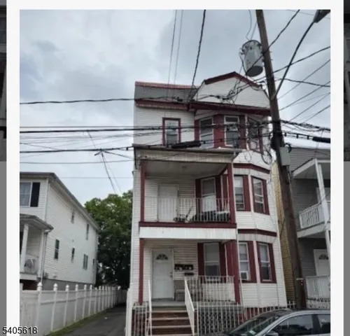 $2,700 | 420 Jelliff Avenue, Unit 1, Newark, NJ 07112
