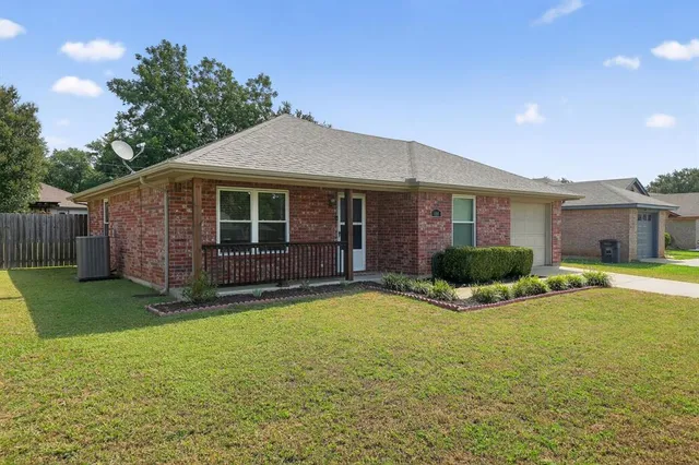 $219,900 | 604 McAnear Street, Cleburne, TX 76033