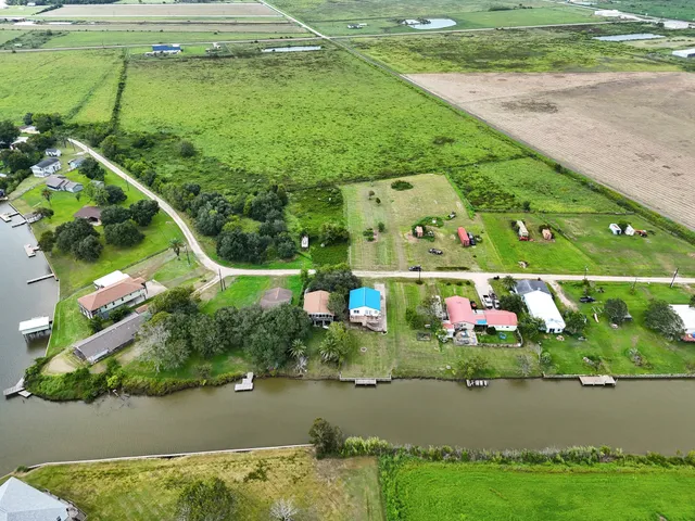 a view of an outdoor space and a yard