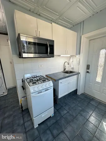 $2,000 | 22 Bispham Street, Unit B, Mount Holly, NJ 08060