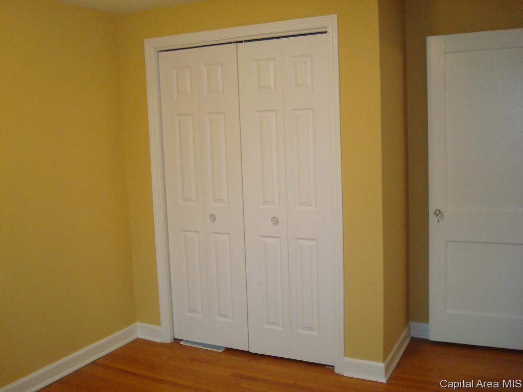 2429 South 8th Street Springfield, IL 62703 - Photo 12 of 15