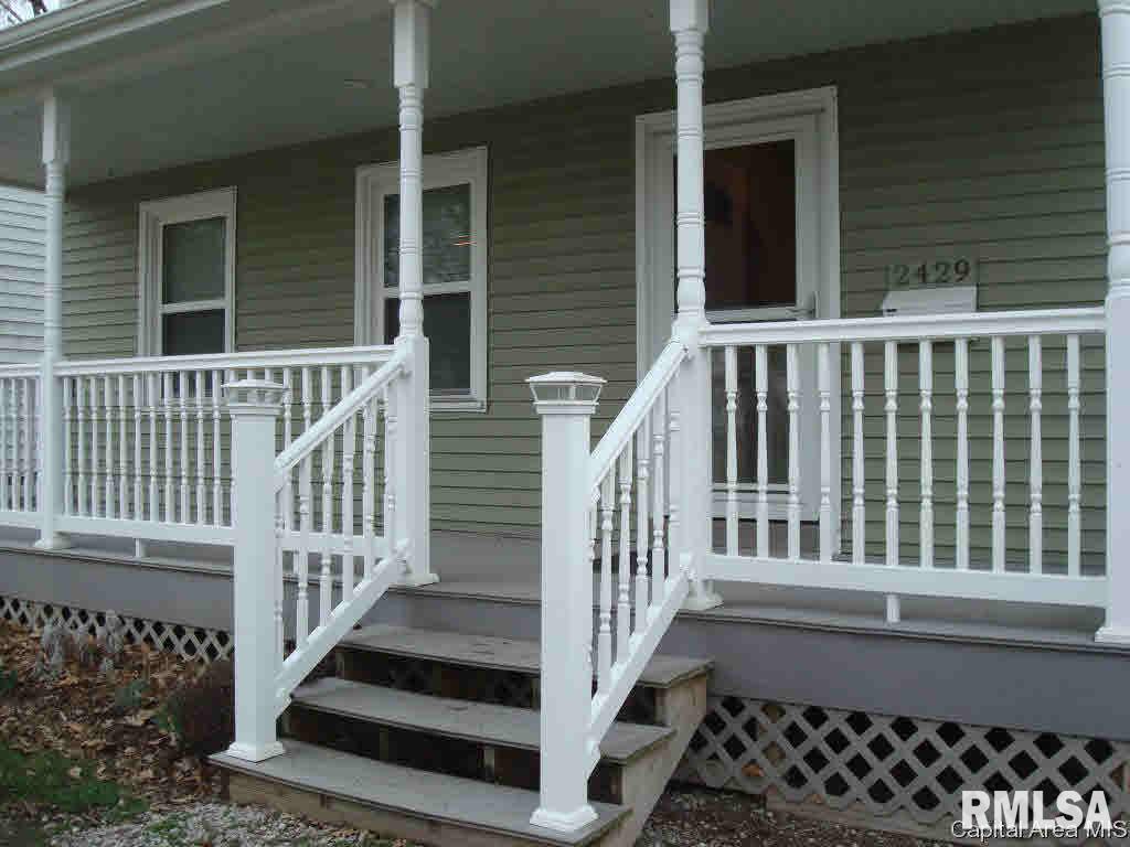 2429 South 8th Street Springfield, IL 62703 - Photo 2 of 15