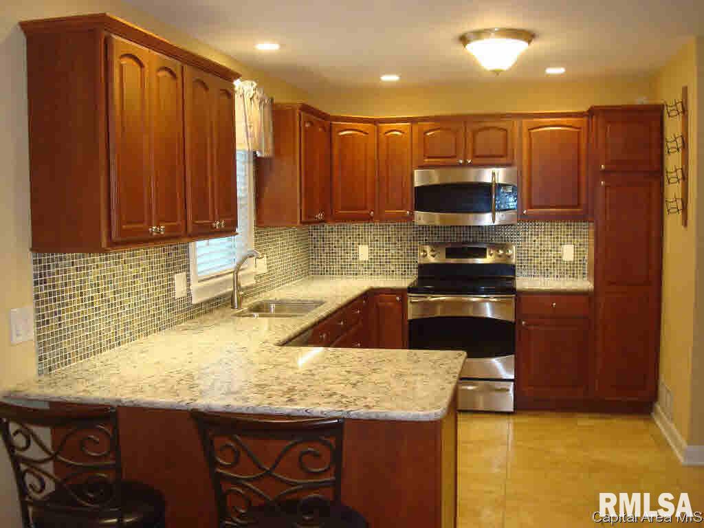 2429 South 8th Street Springfield, IL 62703 - Photo 3 of 15