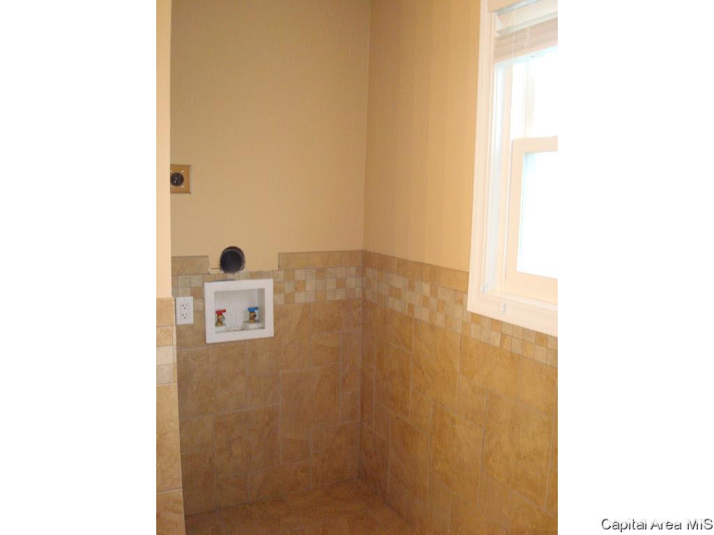 2429 South 8th Street Springfield, IL 62703 - Photo 9 of 15