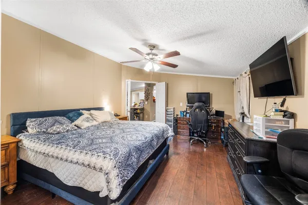 $200,000 | 214 Lochness Drive, Highlands, TX 77562