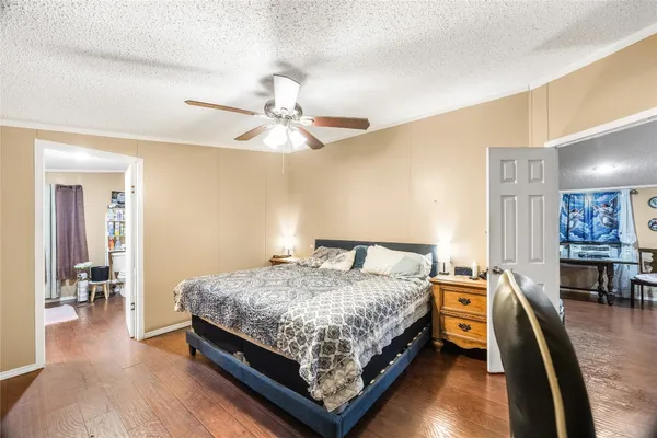 $200,000 | 214 Lochness Drive, Highlands, TX 77562