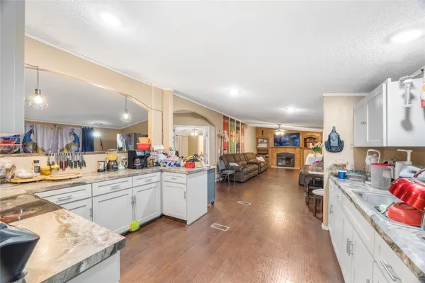 $200,000 | 214 Lochness Drive, Highlands, TX 77562