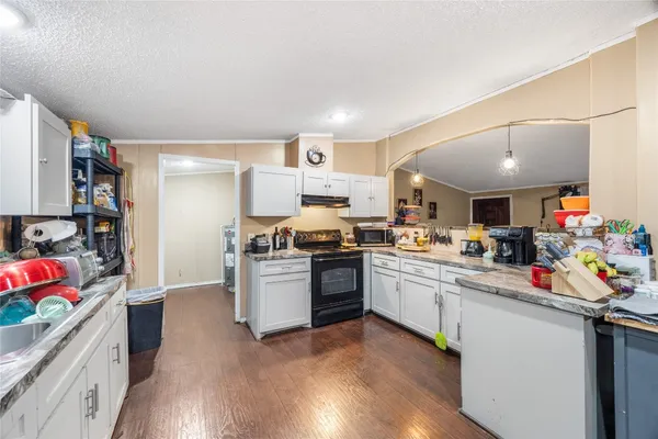 $200,000 | 214 Lochness Drive, Highlands, TX 77562