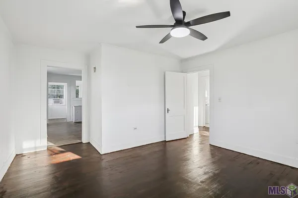 $1,000 | 4094 Convention Street, Baton Rouge, LA 70806