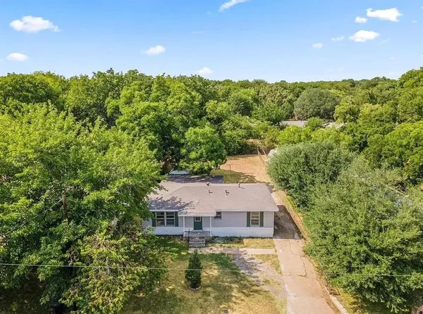 $1,450 | 1529 East King Street, Sherman, TX 75090