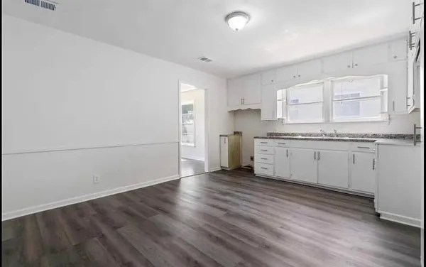 $1,450 | 1529 East King Street, Sherman, TX 75090