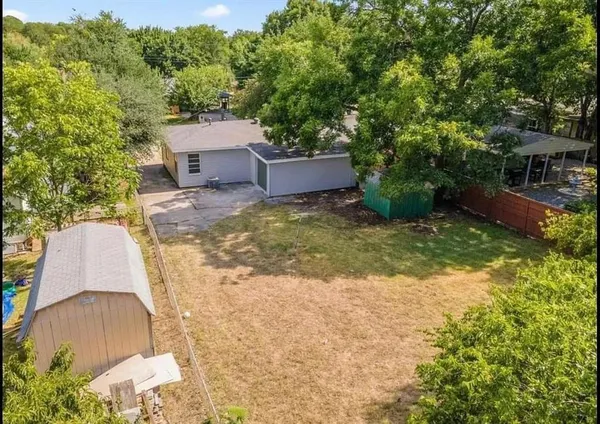 $1,450 | 1529 East King Street, Sherman, TX 75090