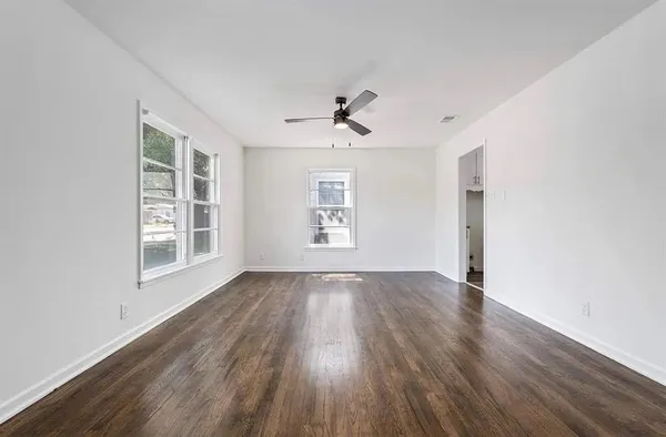 $1,450 | 1529 East King Street, Sherman, TX 75090