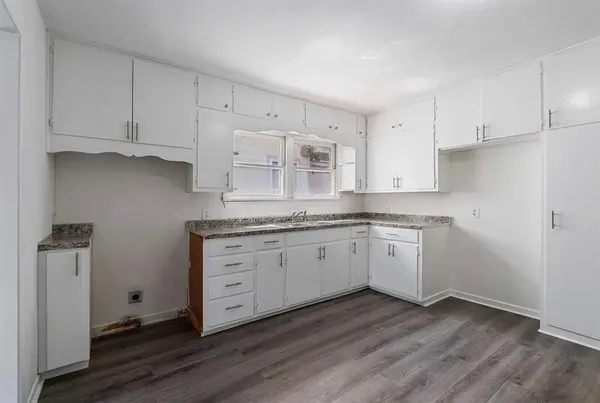 $1,450 | 1529 East King Street, Sherman, TX 75090