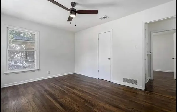 $1,450 | 1529 East King Street, Sherman, TX 75090