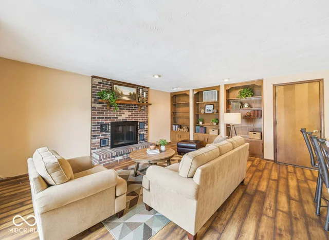 $344,900 | 2111 Round Barn Road, Anderson, IN 46017