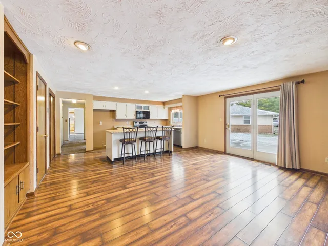 $344,900 | 2111 Round Barn Road, Anderson, IN 46017