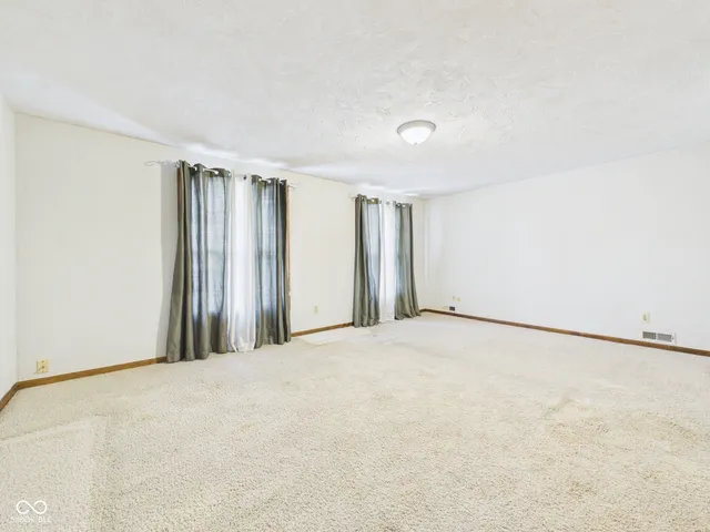 $344,900 | 2111 Round Barn Road, Anderson, IN 46017