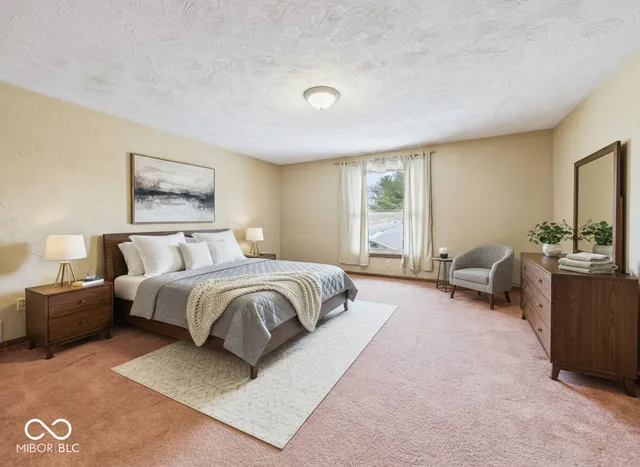 $344,900 | 2111 Round Barn Road, Anderson, IN 46017