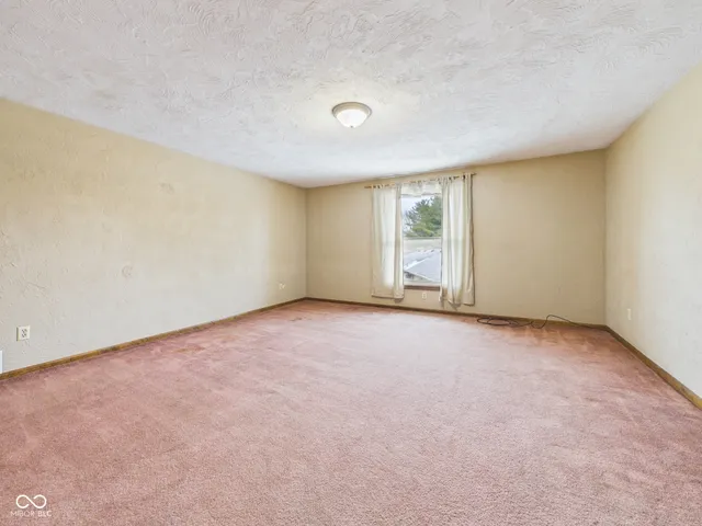 $344,900 | 2111 Round Barn Road, Anderson, IN 46017