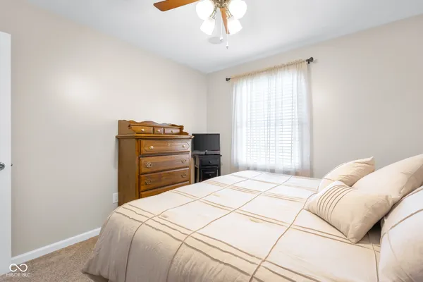 $299,500 | 3230 Queensbury Drive, Columbus, IN 47203