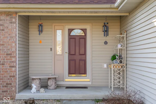 $299,500 | 3230 Queensbury Drive, Columbus, IN 47203