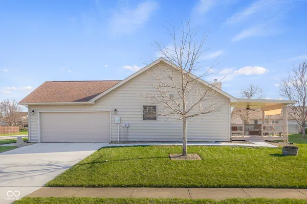 $299,500 | 3230 Queensbury Drive, Columbus, IN 47203