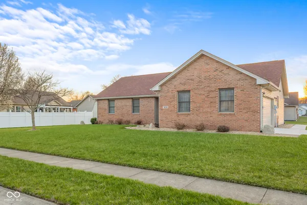 $299,500 | 3230 Queensbury Drive, Columbus, IN 47203