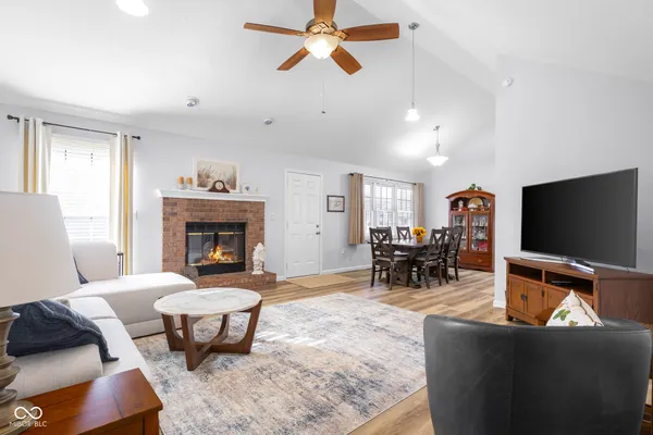 $299,500 | 3230 Queensbury Drive, Columbus, IN 47203