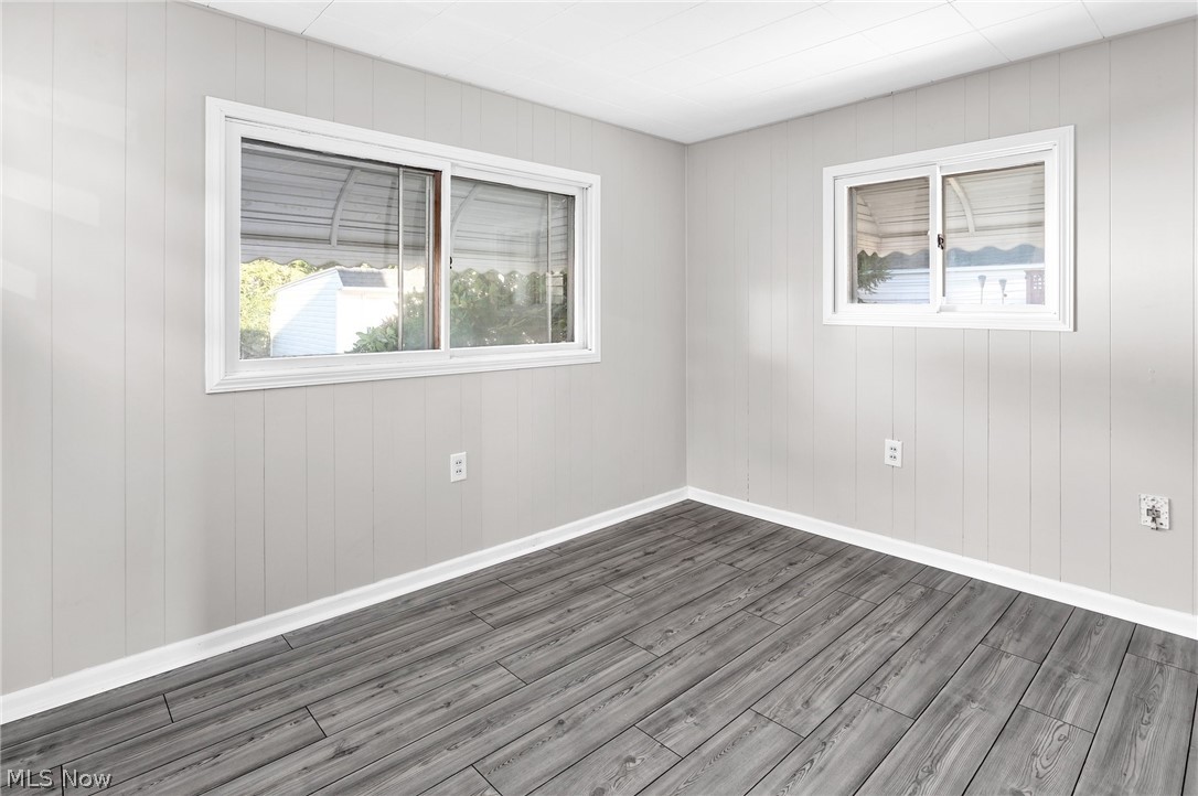 1098 Piermont Road Cleveland, OH 44121 - Photo 13 of 23 Extra 10x10 room