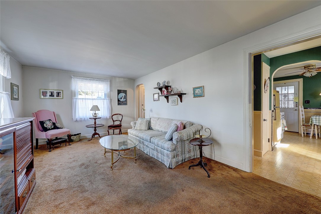 89 Warwick Road Pawtucket, RI 02861 - Photo 8 of 34
