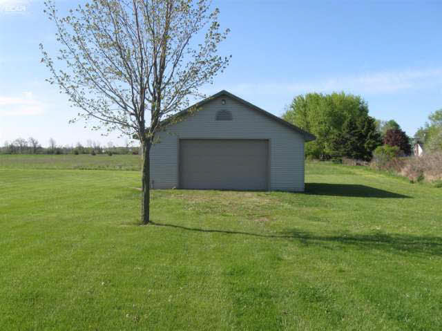 7469 Lennon Road Swartz Creek, MI 48473 - Photo 6 of 26 21166757-5.JPG
