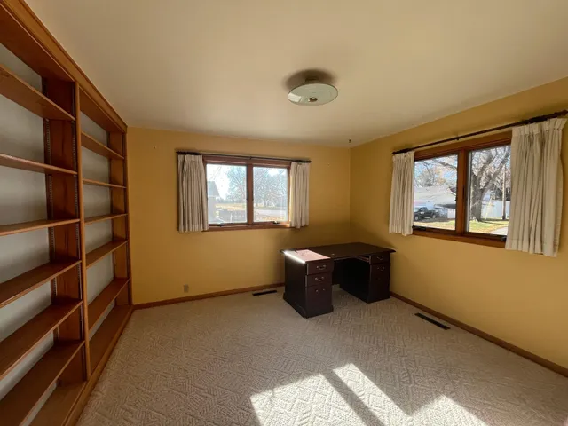 $189,000 | 124 2nd Street East, Tracy, MN 56175