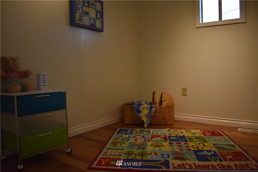 2760 Maple Street Bremerton, WA 98310 - Photo 15 of 19 Gallery Image 15