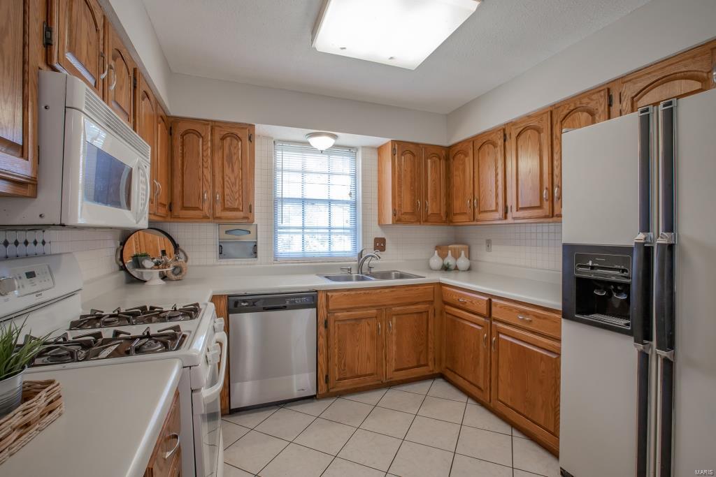 1238 Creve Coeur Mill Road St. Louis, MO 63146 - Photo 12 of 26 Gallery Image 12