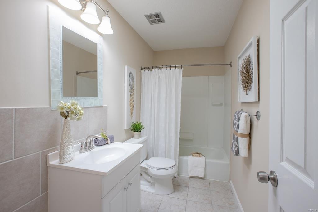 1238 Creve Coeur Mill Road St. Louis, MO 63146 - Photo 17 of 26 Gallery Image 17