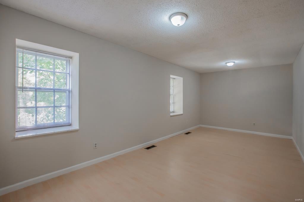 1238 Creve Coeur Mill Road St. Louis, MO 63146 - Photo 19 of 26 Gallery Image 19