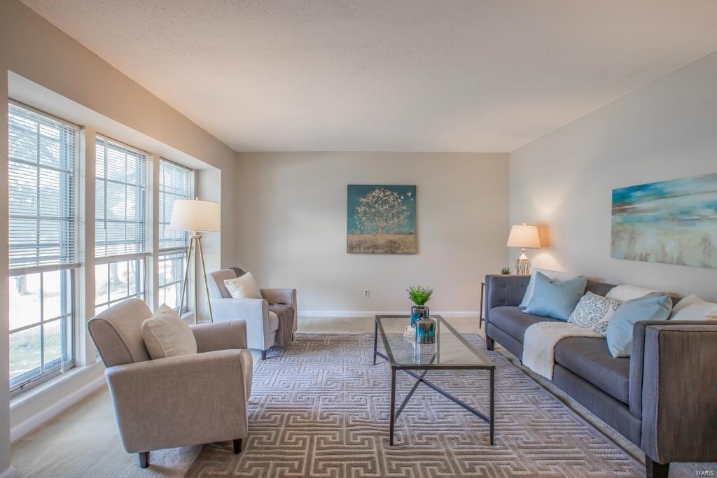 1238 Creve Coeur Mill Road St. Louis, MO 63146 - Photo 4 of 26 Gallery Image 4