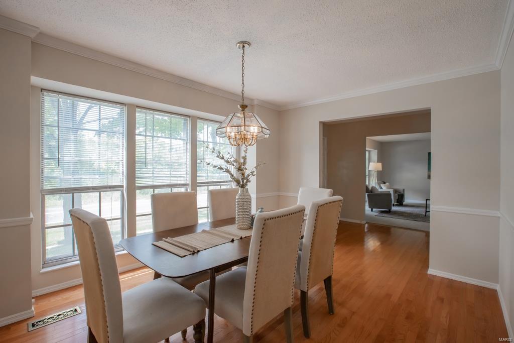 1238 Creve Coeur Mill Road St. Louis, MO 63146 - Photo 6 of 26 Gallery Image 6