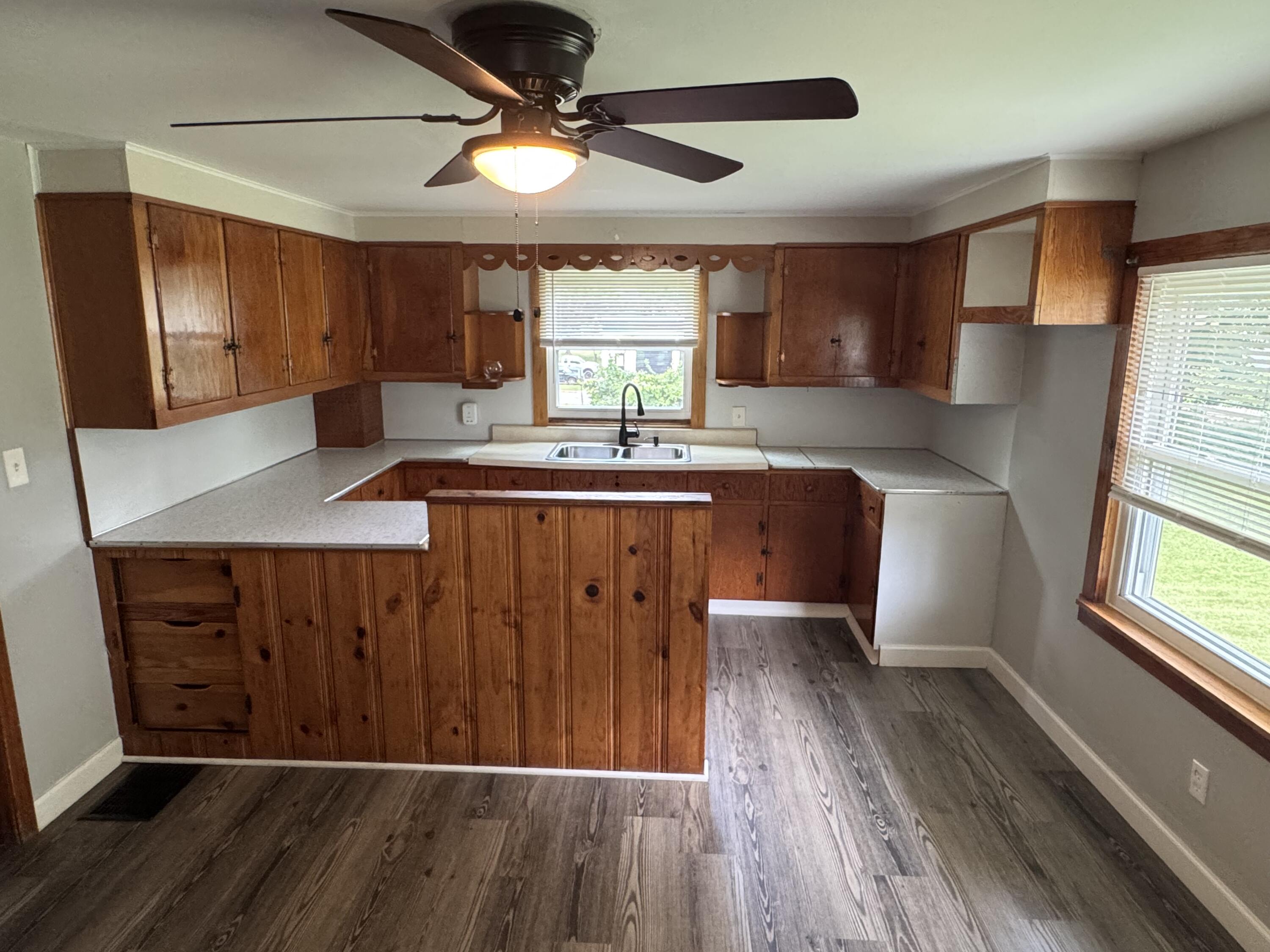 1355 Emery Avenue Springfield, OH 45504 - Photo 7 of 24