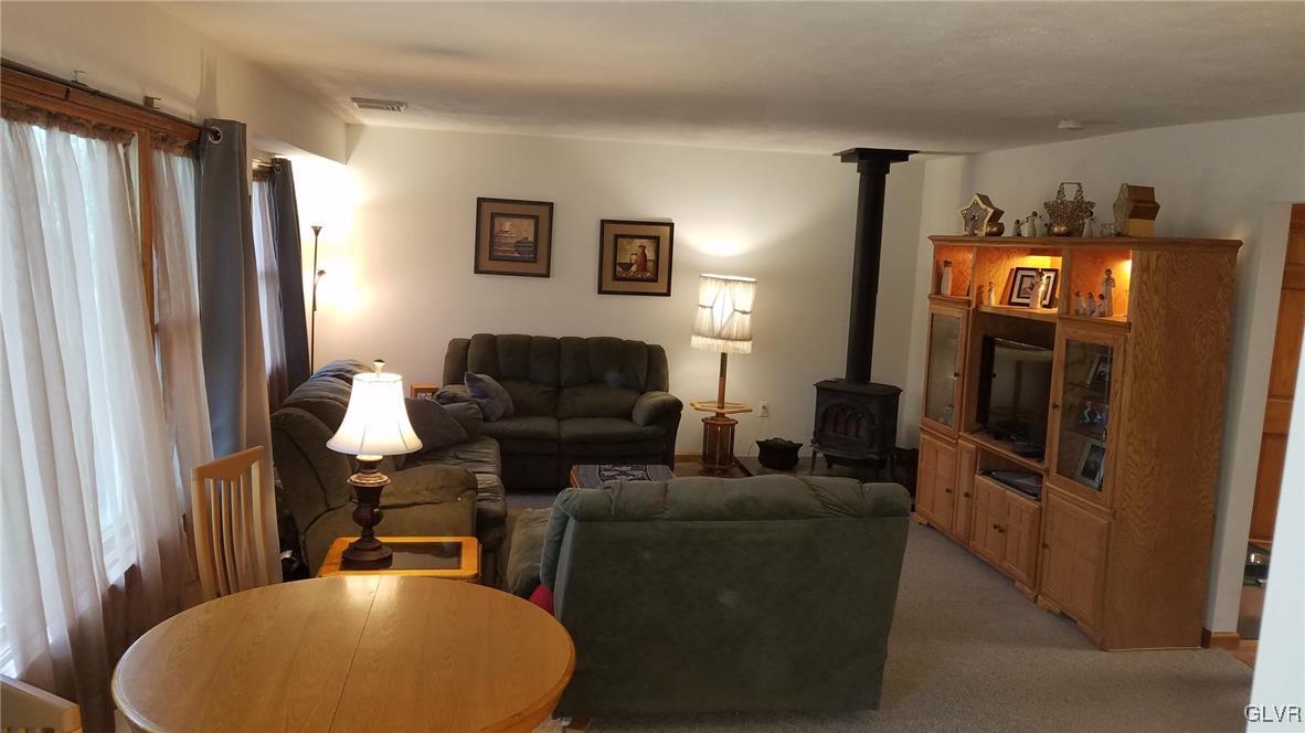 2912 Cornwall Road Bethlehem, PA 18017 - Photo 4 of 25 Gallery Image 4